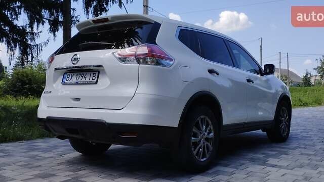 Белый Ниссан Rogue, объемом двигателя 2.49 л и пробегом 161 тыс. км за 12800 $, фото 10 на Automoto.ua