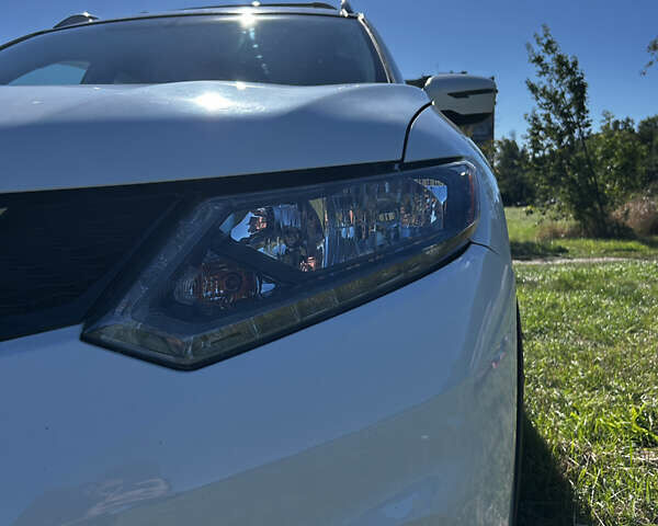 Білий Ніссан Rogue, об'ємом двигуна 2.49 л та пробігом 123 тис. км за 13200 $, фото 10 на Automoto.ua