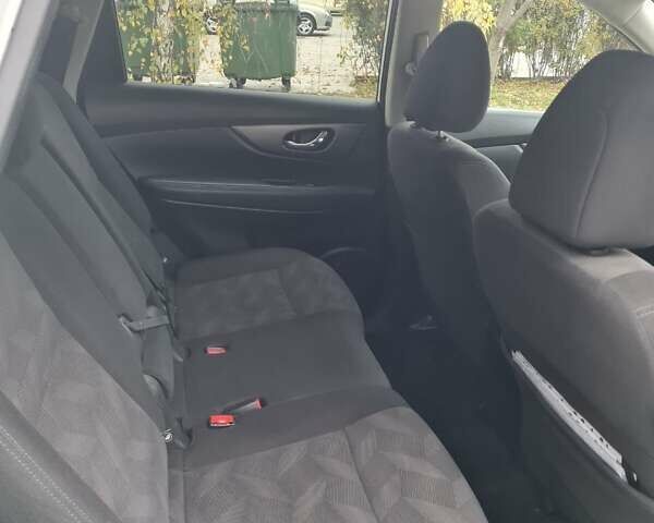 Белый Ниссан Rogue, объемом двигателя 2.49 л и пробегом 214 тыс. км за 13500 $, фото 12 на Automoto.ua