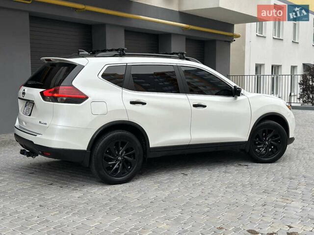 Белый Ниссан Rogue, объемом двигателя 2.49 л и пробегом 172 тыс. км за 14499 $, фото 7 на Automoto.ua
