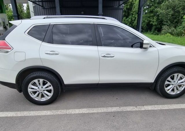 Белый Ниссан Rogue, объемом двигателя 2.5 л и пробегом 130 тыс. км за 12999 $, фото 3 на Automoto.ua