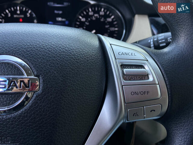 Білий Ніссан Rogue, об'ємом двигуна 2.49 л та пробігом 140 тис. км за 12999 $, фото 11 на Automoto.ua