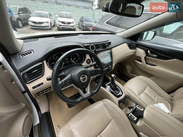 Белый Ниссан Rogue, объемом двигателя 2.49 л и пробегом 186 тыс. км за 16000 $, фото 11 на Automoto.ua