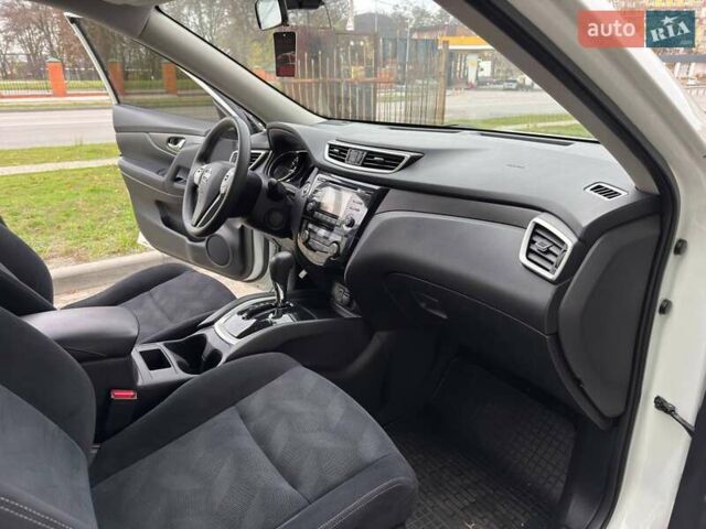 Белый Ниссан Rogue, объемом двигателя 2.5 л и пробегом 130 тыс. км за 11999 $, фото 23 на Automoto.ua