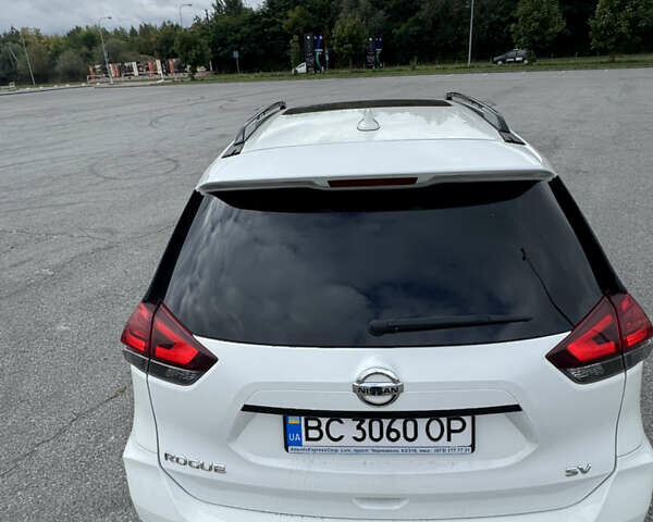 Белый Ниссан Rogue, объемом двигателя 2.5 л и пробегом 248 тыс. км за 14100 $, фото 6 на Automoto.ua