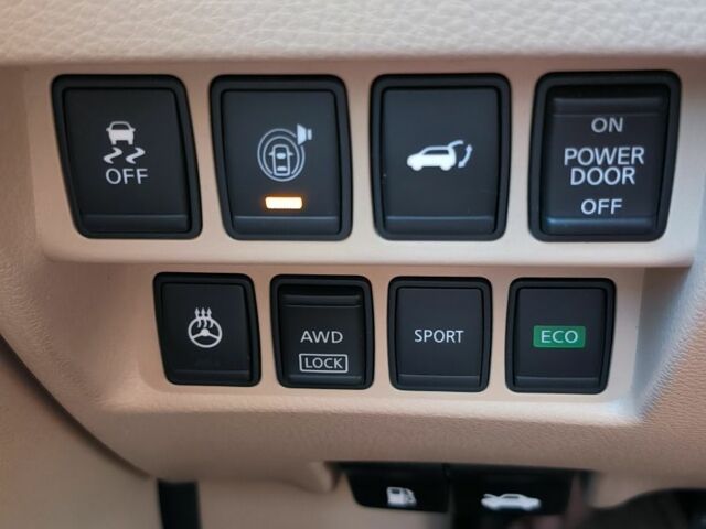 Білий Ніссан Rogue, об'ємом двигуна 2.5 л та пробігом 120 тис. км за 14000 $, фото 9 на Automoto.ua