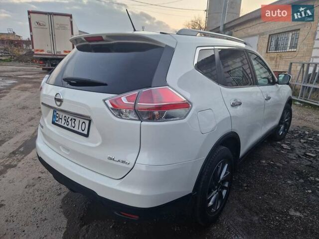 Белый Ниссан Rogue, объемом двигателя 2.5 л и пробегом 63 тыс. км за 13500 $, фото 1 на Automoto.ua