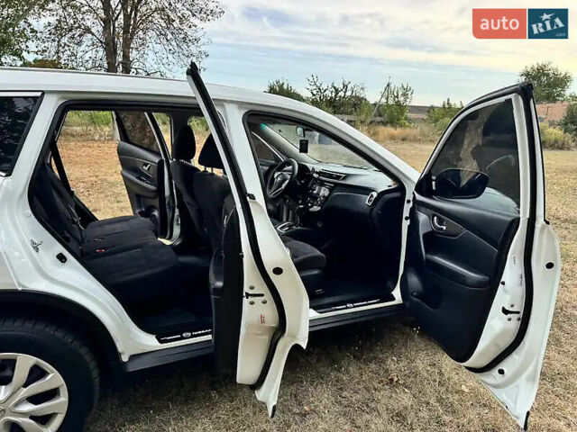 Белый Ниссан Rogue, объемом двигателя 2.49 л и пробегом 186 тыс. км за 13999 $, фото 27 на Automoto.ua