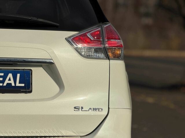 Белый Ниссан Rogue, объемом двигателя 2.5 л и пробегом 112 тыс. км за 15000 $, фото 9 на Automoto.ua