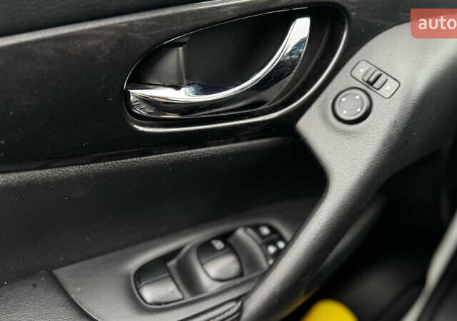 Белый Ниссан Rogue, объемом двигателя 2.5 л и пробегом 120 тыс. км за 13900 $, фото 24 на Automoto.ua