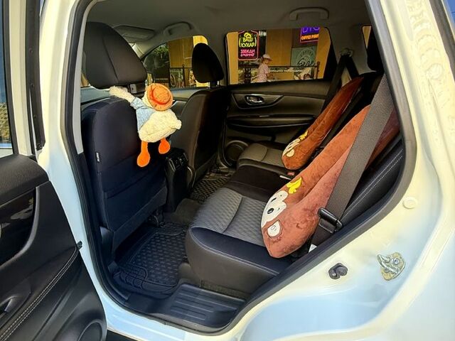 Білий Ніссан Rogue, об'ємом двигуна 2.5 л та пробігом 59 тис. км за 15800 $, фото 8 на Automoto.ua