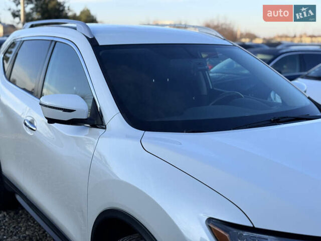 Белый Ниссан Rogue, объемом двигателя 2.5 л и пробегом 151 тыс. км за 14300 $, фото 21 на Automoto.ua