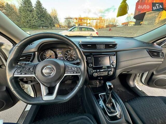 Белый Ниссан Rogue, объемом двигателя 2.49 л и пробегом 167 тыс. км за 15300 $, фото 13 на Automoto.ua