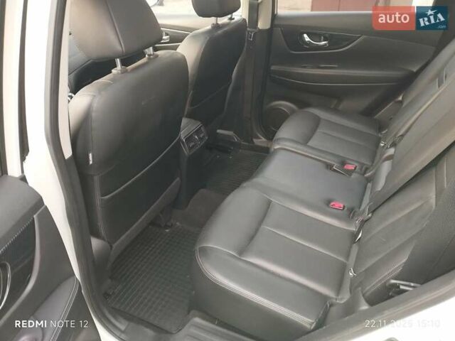 Белый Ниссан Rogue, объемом двигателя 2.49 л и пробегом 115 тыс. км за 14900 $, фото 9 на Automoto.ua