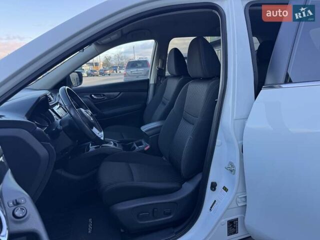 Белый Ниссан Rogue, объемом двигателя 2.5 л и пробегом 81 тыс. км за 17500 $, фото 12 на Automoto.ua