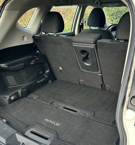 Ниссан Rogue 2017 в Киеве на Automoto.ua Белый Ниссан Rogue, объемом двигателя 2.49 л и пробегом 119 тыс. км за 13952 $, фото 16 на Automoto.ua