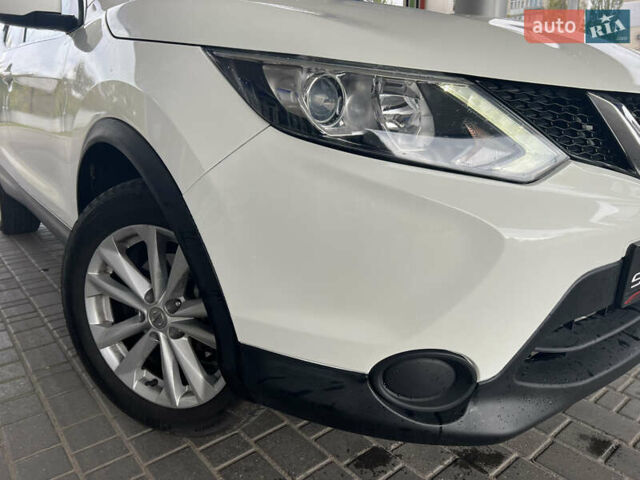 Белый Ниссан Rogue, объемом двигателя 2 л и пробегом 114 тыс. км за 14299 $, фото 5 на Automoto.ua