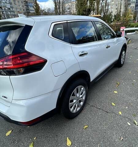 Ниссан Rogue 2017 в Киеве на Automoto.ua Белый Ниссан Rogue, объемом двигателя 2.49 л и пробегом 119 тыс. км за 13952 $, фото 2 на Automoto.ua