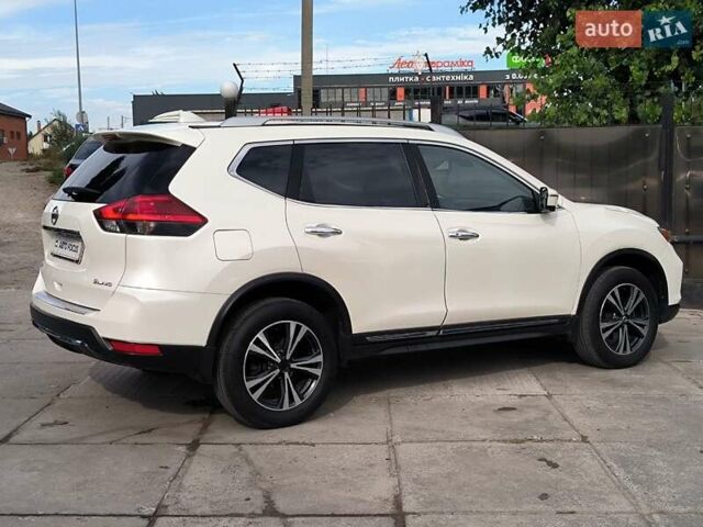 Белый Ниссан Rogue, объемом двигателя 2.49 л и пробегом 112 тыс. км за 14290 $, фото 6 на Automoto.ua