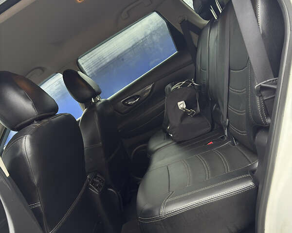 Белый Ниссан Rogue, объемом двигателя 2.49 л и пробегом 140 тыс. км за 11500 $, фото 24 на Automoto.ua