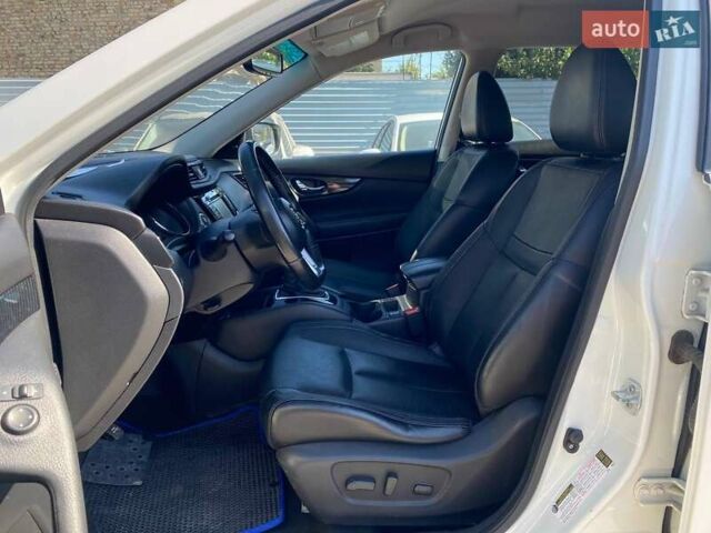 Белый Ниссан Rogue, объемом двигателя 2.49 л и пробегом 112 тыс. км за 14290 $, фото 8 на Automoto.ua