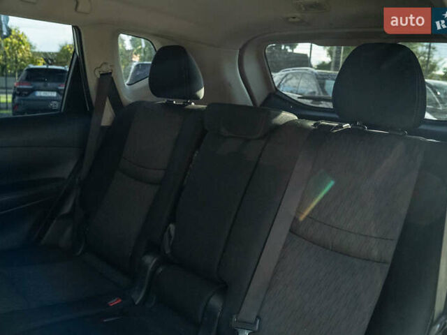 Белый Ниссан Rogue, объемом двигателя 2.49 л и пробегом 132 тыс. км за 14900 $, фото 29 на Automoto.ua