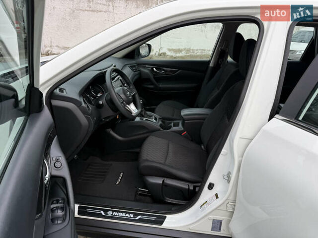 Білий Ніссан Rogue, об'ємом двигуна 2.5 л та пробігом 151 тис. км за 12950 $, фото 57 на Automoto.ua