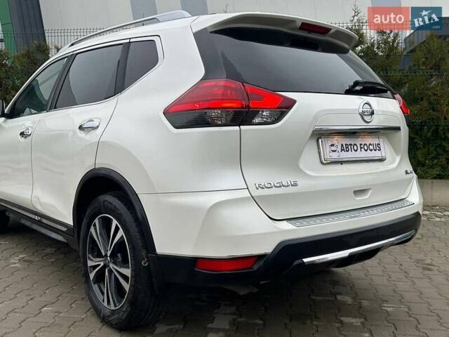 Белый Ниссан Rogue, объемом двигателя 2.49 л и пробегом 112 тыс. км за 13690 $, фото 7 на Automoto.ua
