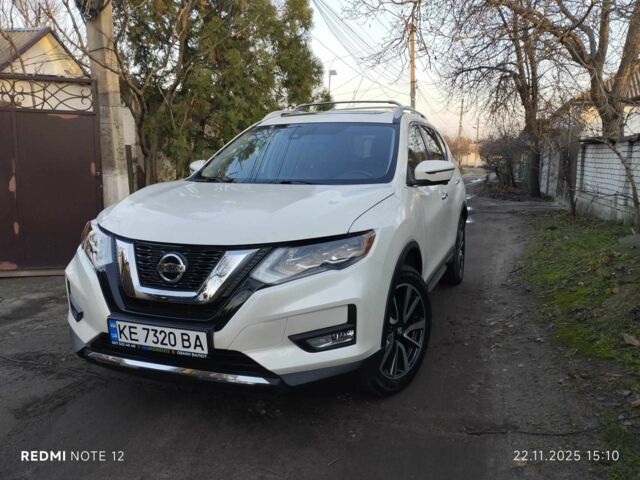 Белый Ниссан Rogue, объемом двигателя 0 л и пробегом 72 тыс. км за 14900 $, фото 3 на Automoto.ua