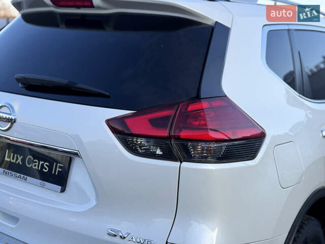 Белый Ниссан Rogue, объемом двигателя 2.5 л и пробегом 151 тыс. км за 14300 $, фото 12 на Automoto.ua