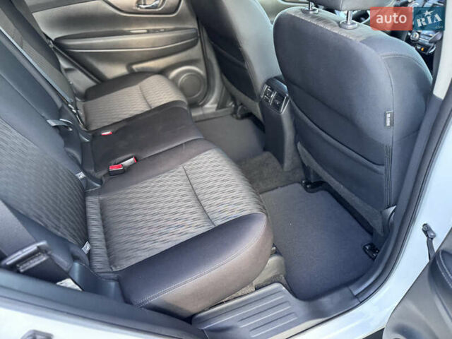 Белый Ниссан Rogue, объемом двигателя 2.5 л и пробегом 151 тыс. км за 14300 $, фото 45 на Automoto.ua