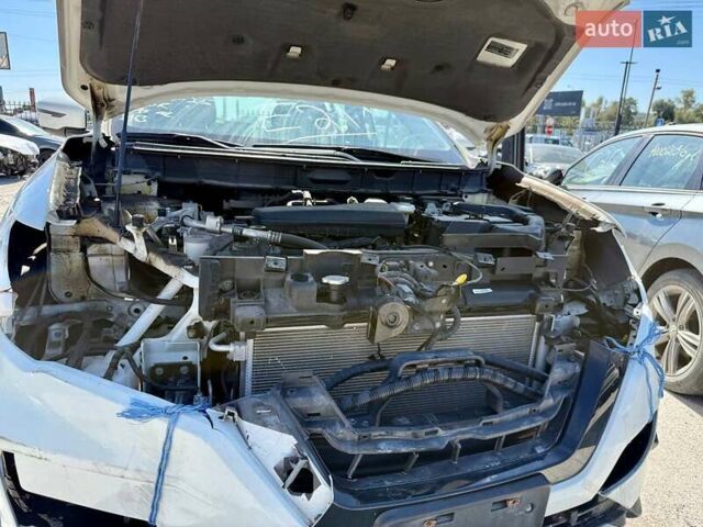 Белый Ниссан Rogue, объемом двигателя 2.49 л и пробегом 85 тыс. км за 7000 $, фото 20 на Automoto.ua