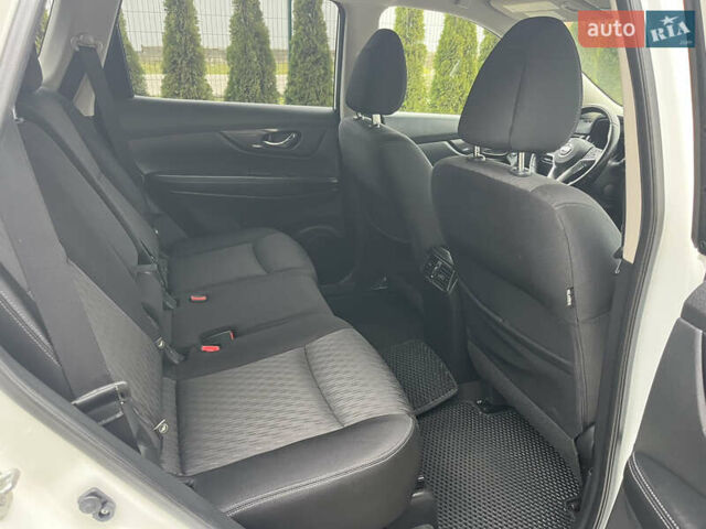 Белый Ниссан Rogue, объемом двигателя 2.5 л и пробегом 120 тыс. км за 14300 $, фото 28 на Automoto.ua