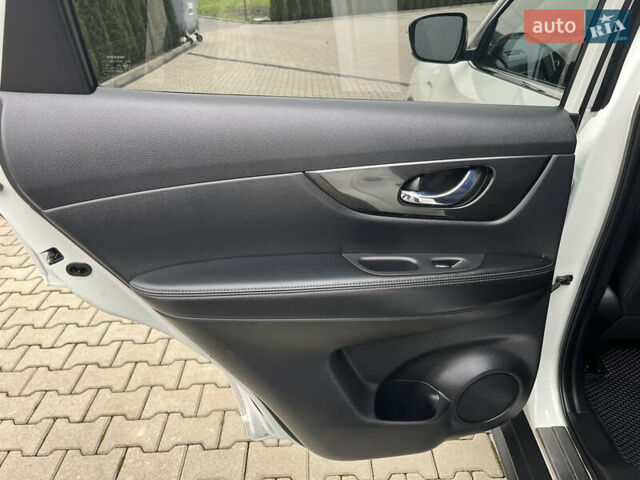 Белый Ниссан Rogue, объемом двигателя 2.5 л и пробегом 120 тыс. км за 14300 $, фото 19 на Automoto.ua