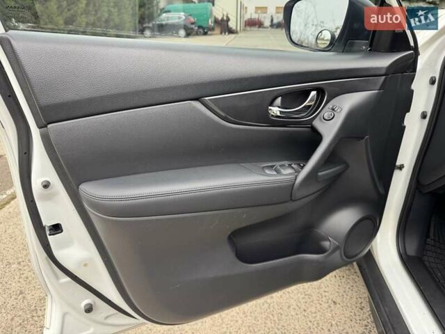 Белый Ниссан Rogue, объемом двигателя 2.49 л и пробегом 88 тыс. км за 14200 $, фото 17 на Automoto.ua