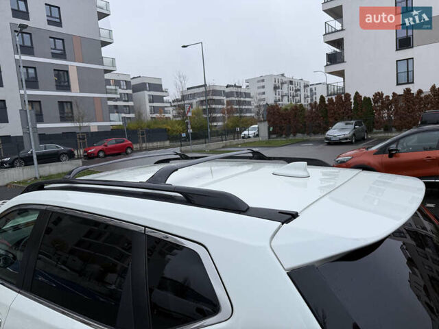 Белый Ниссан Rogue, объемом двигателя 2.49 л и пробегом 155 тыс. км за 15000 $, фото 7 на Automoto.ua