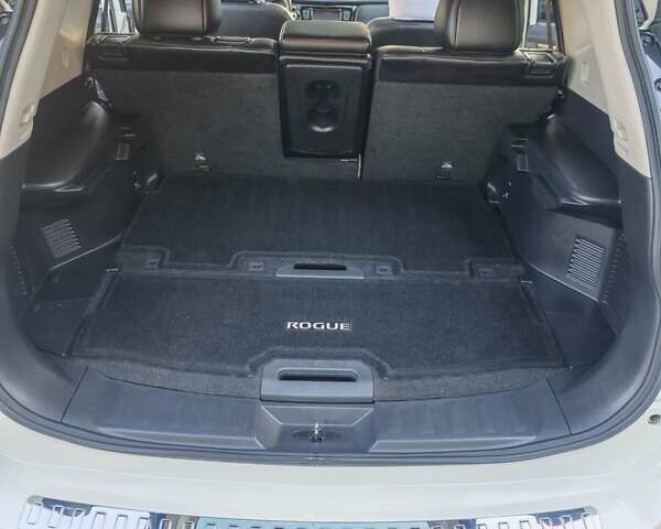 Белый Ниссан Rogue, объемом двигателя 2.49 л и пробегом 140 тыс. км за 15499 $, фото 16 на Automoto.ua