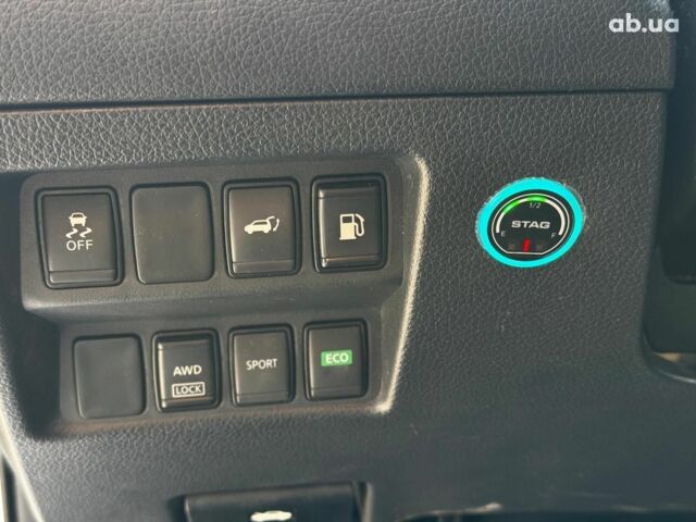 Белый Ниссан Rogue, объемом двигателя 2.5 л и пробегом 178 тыс. км за 14680 $, фото 13 на Automoto.ua