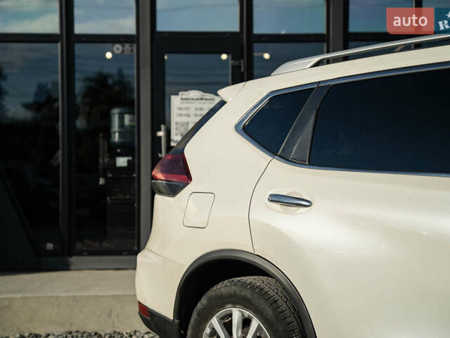 Белый Ниссан Rogue, объемом двигателя 2.49 л и пробегом 132 тыс. км за 14900 $, фото 7 на Automoto.ua