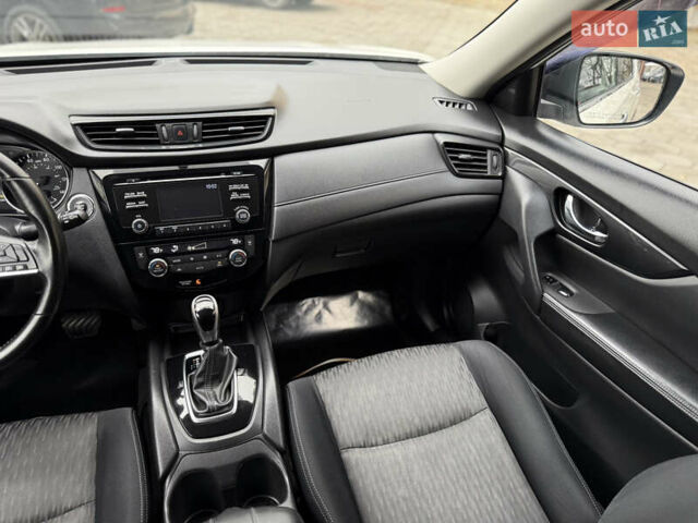 Белый Ниссан Rogue, объемом двигателя 2.49 л и пробегом 133 тыс. км за 13900 $, фото 49 на Automoto.ua