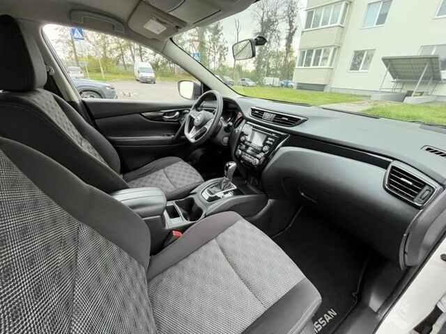 Белый Ниссан Rogue, объемом двигателя 2 л и пробегом 76 тыс. км за 14900 $, фото 7 на Automoto.ua