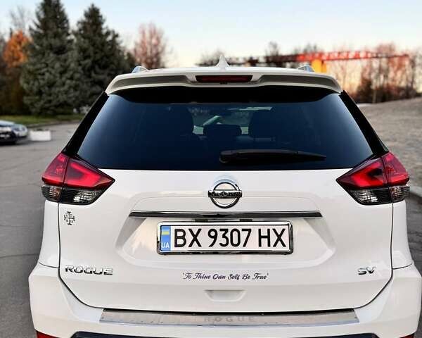 Белый Ниссан Rogue, объемом двигателя 2.49 л и пробегом 167 тыс. км за 15300 $, фото 5 на Automoto.ua