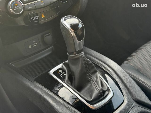 Белый Ниссан Rogue, объемом двигателя 2.5 л и пробегом 178 тыс. км за 14680 $, фото 15 на Automoto.ua