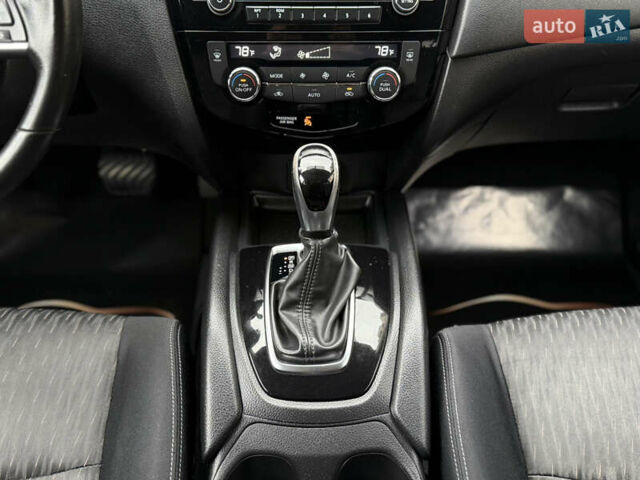 Белый Ниссан Rogue, объемом двигателя 2.49 л и пробегом 133 тыс. км за 13900 $, фото 47 на Automoto.ua