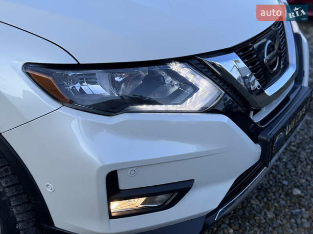 Белый Ниссан Rogue, объемом двигателя 2.5 л и пробегом 151 тыс. км за 14300 $, фото 20 на Automoto.ua