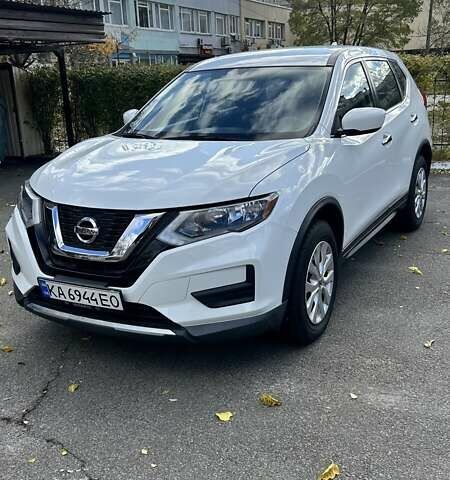 Ниссан Rogue 2017 в Киеве на Automoto.ua Белый Ниссан Rogue, объемом двигателя 2.49 л и пробегом 119 тыс. км за 13952 $, фото 1 на Automoto.ua