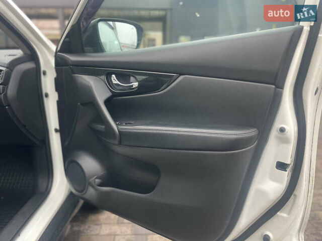 Белый Ниссан Rogue, объемом двигателя 2.5 л и пробегом 144 тыс. км за 15999 $, фото 13 на Automoto.ua