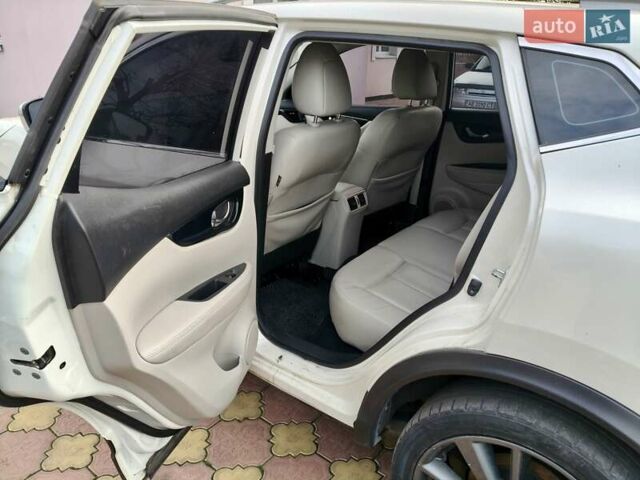 Білий Ніссан Rogue, об'ємом двигуна 2 л та пробігом 134 тис. км за 15300 $, фото 13 на Automoto.ua