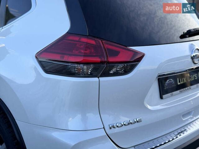 Белый Ниссан Rogue, объемом двигателя 2.5 л и пробегом 151 тыс. км за 14300 $, фото 8 на Automoto.ua