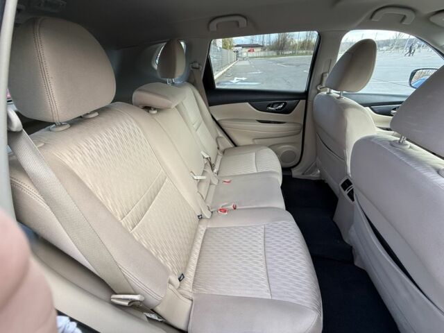 Белый Ниссан Rogue, объемом двигателя 2.5 л и пробегом 119 тыс. км за 12800 $, фото 10 на Automoto.ua